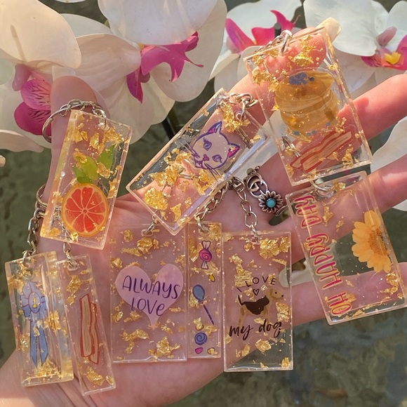 Accessories - PACK OF 3 Mystery Bundle of Pop Art Resin Keychains